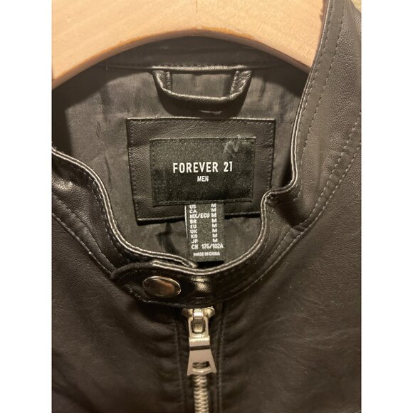 Mens Black Faux Leather Moto Jacket Zipper Pockets By Forever 21 Size Medium - Picture 4 of 11